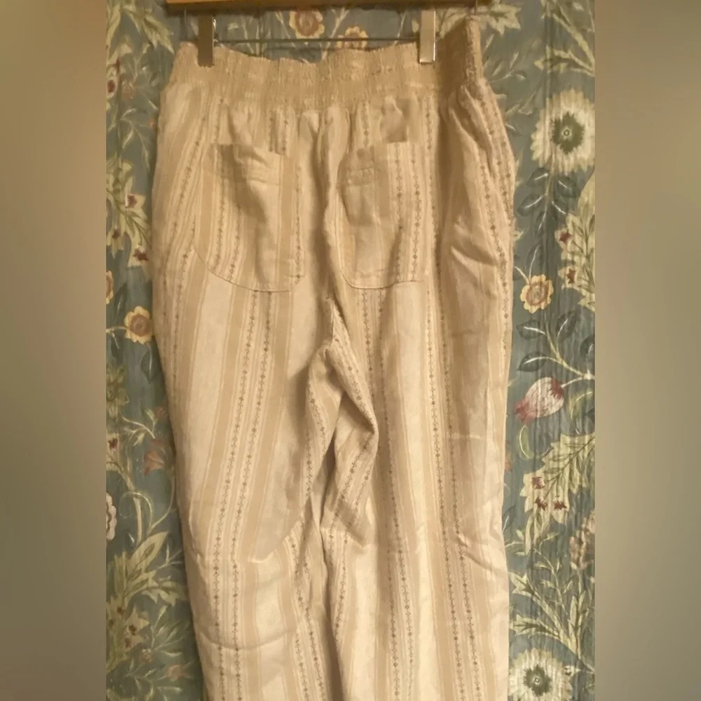 Briggs New York Light Beige Striped Casual Pants